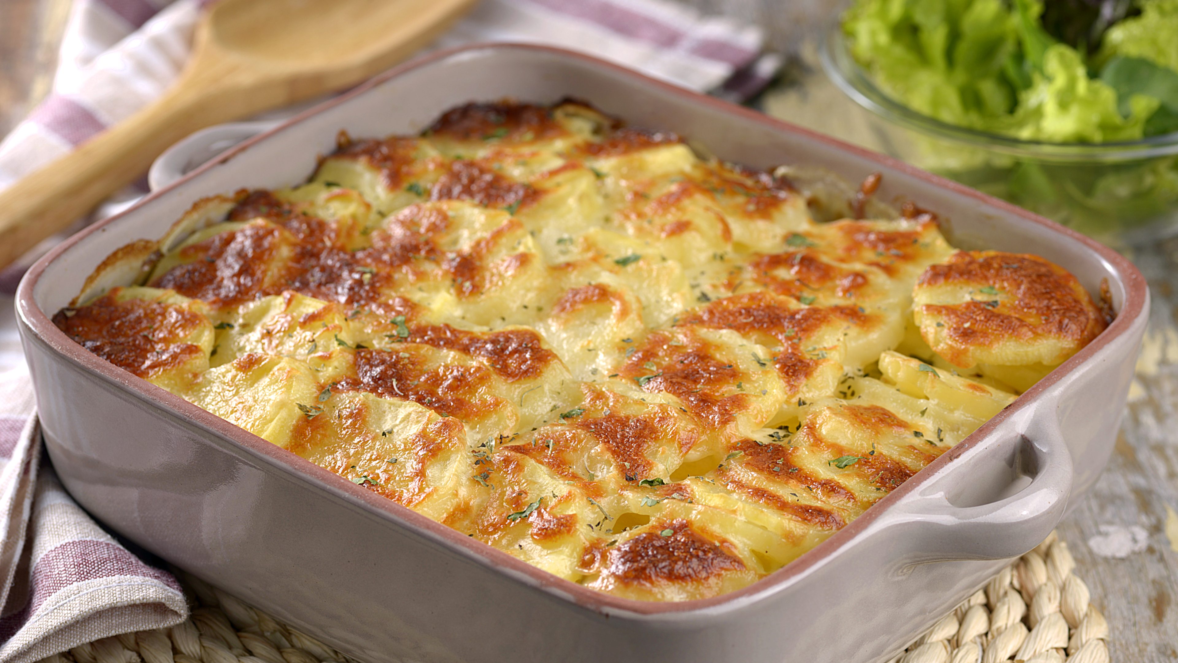 Potatoes with 3-Cheese Sauce