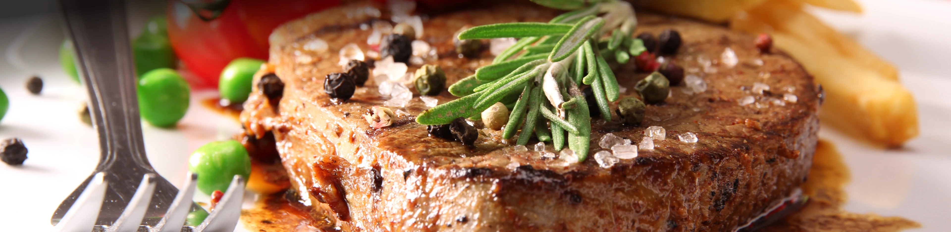 Pedaço de carne com molho