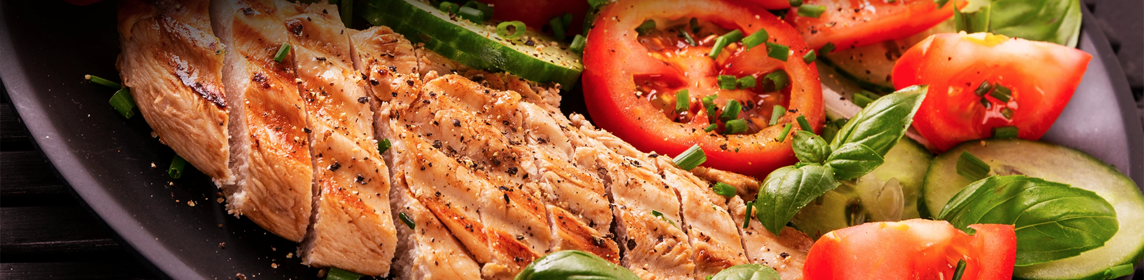 Prato de carne com salada