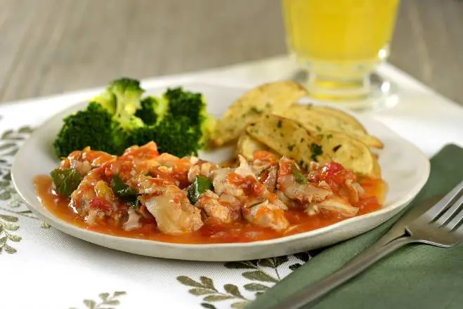 Frango ao molho de tomate caseiro