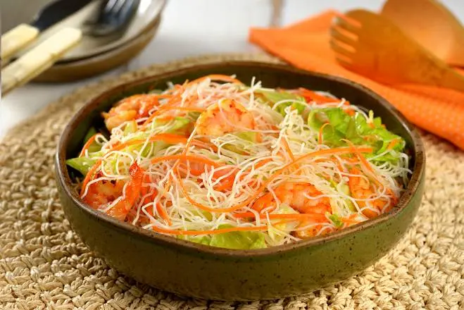 Salada de camarão com sódio reduzido
